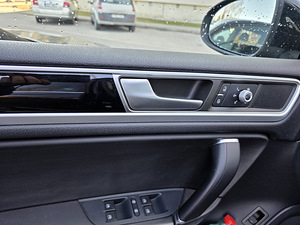 VW TOUAREG 3.0 DIESEL 193KW 2015 A. (3 foto / 11)
