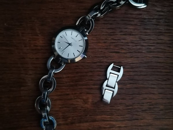 Женские часы DKNY