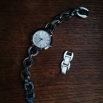 Женские часы DKNY