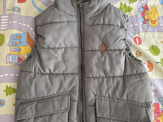 Vest 128nr.