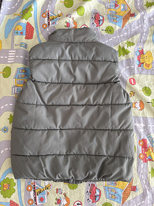 Жилет 128р. (3 фото из 4)