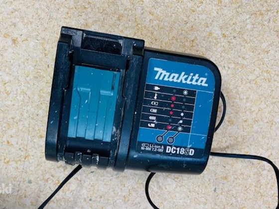 Зарядное устройство Makita DC18SD