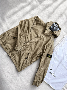 Stone Island (1 фото из 2)