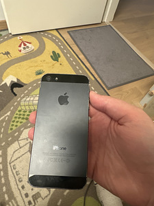 iPhone 5 16гб (2 фото из 7)