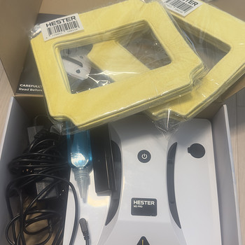 HESTER M2-PRO aknapesurobot veepihustiga