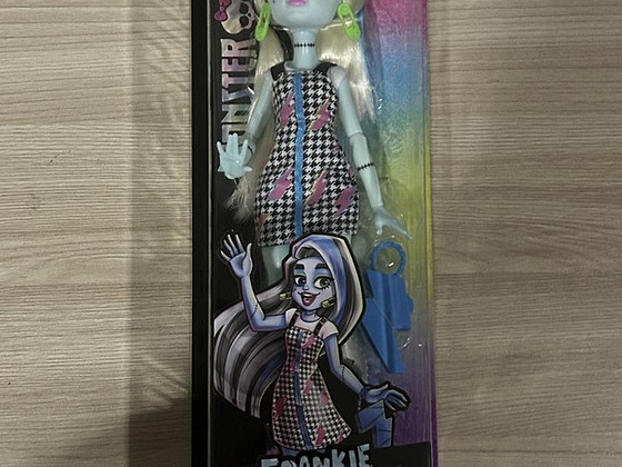 Новая кукла Monster High Frankie Stein
