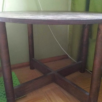 Круглый стол, высота 56см, диаметр 80см