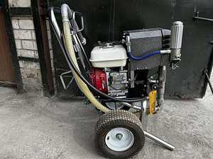 Airlessco GS6250 Gasoline-Powered Airless Paint Sprayer (3 foto / 7)