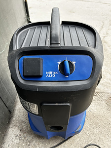 Nilfisk ALTO ATTIX 560-21 XC Профессиональный пылесос для влажной и сухой уборки (3 фото из 5)