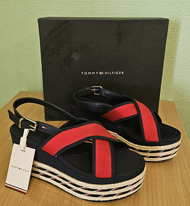 Uued Tommy Hilfiger sandaalid, originaal (1 foto / 1)