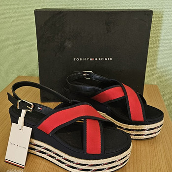 Uued Tommy Hilfiger sandaalid, originaal