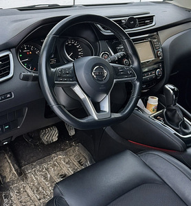 Nissan Qashqai Tekna 1.2 85кВ (11 фото из 13)