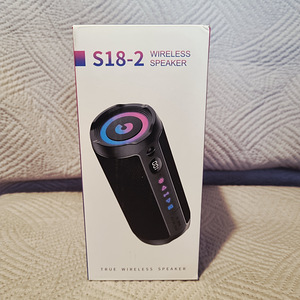 Uus kaasaskantav Bluetooth 5.4 kõlar RGB-valgustusega (1 foto / 2)