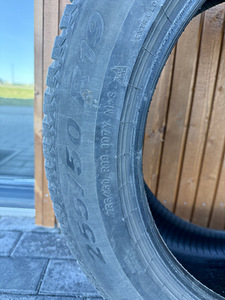 Шипованные шины Pirelli 255/50/19 (5 фото из 6)