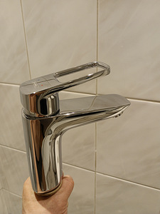 Смеситель для раковины hansgrohe (1 фото из 2)