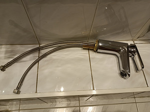 Смеситель для раковины hansgrohe (2 фото из 2)