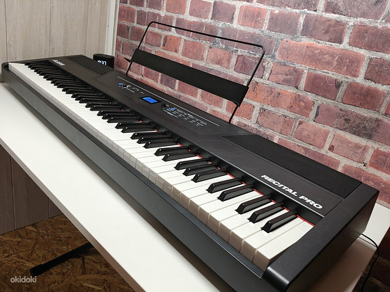 Digiklaver Alesis Recital PRO + M-Audio SP-2 pedaal + stativ
