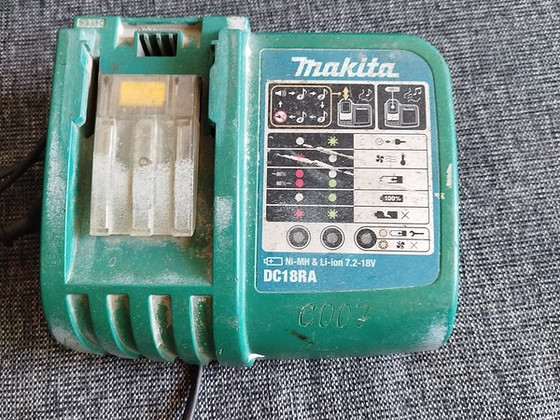 Makita laadija