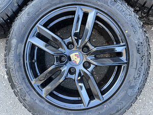 18" оригинальные диски Porsche 5x130 + шипованные шины 255/55/18 (1 фото из 10)
