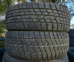 Шины R17 215 60 17 Goodyear новые, проехали 30 км, 2 шт. (1 фото из 2)