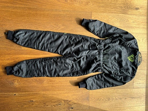 Müüa kasutatud laste kardisõiduvarustus (2 foto / 10)