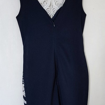 Lipsy Londoni liibuv midi kleit