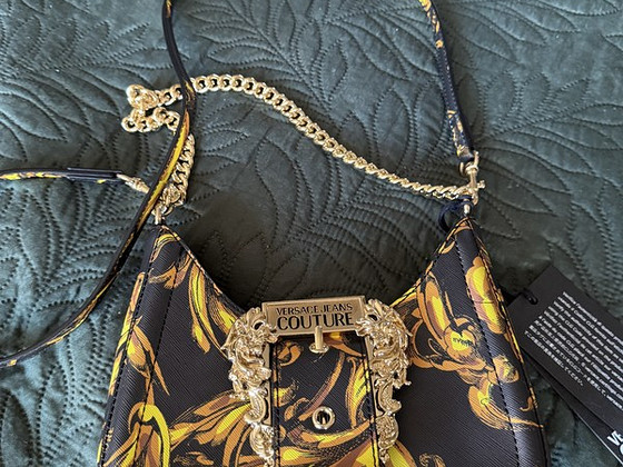 VERSACE
