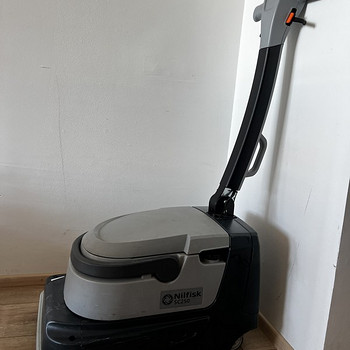 Põrandapesumasin Nilfisk SC250
