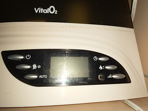 Увлажнитель VitalO2 (теплый пар) + пульт, мало использован (2 фото из 3)