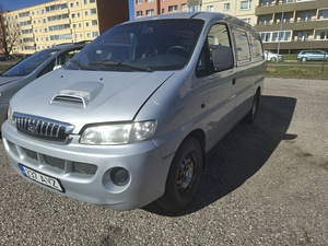 Hyundai H1 (2 foto / 12)
