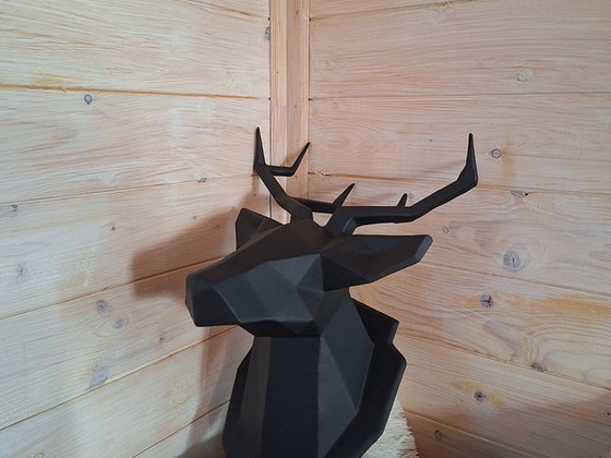 Голова оленя из металла low-poly