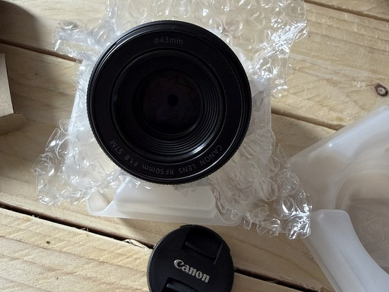 Canon RF 50mm f/1.8 STM