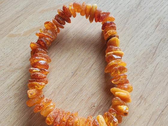 Merevaigust käevõru