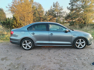 Müüa Volkswagen Jetta 2011 (12 foto / 13)