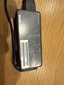 Lenovo toiteplokk 65W (1 foto / 3)