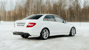 Mercedes Benz C180 (6 фото из 14)