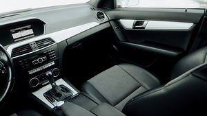 Mercedes Benz C180 (14 фото из 14)