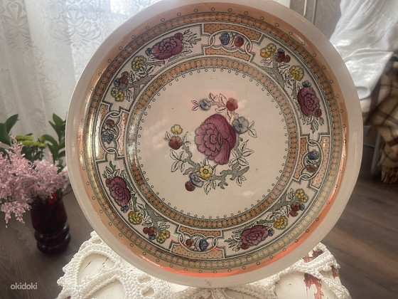 Старое красивое блюдо