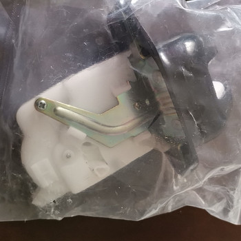 Продам замок багажника Nissan 90502ca00c