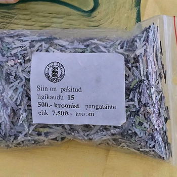500-кроновые банкноты, измельченные