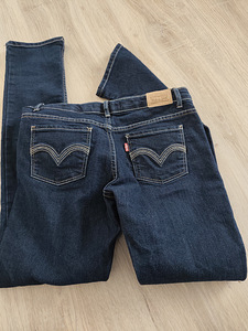 Levi's teksad 152 (10-12 aastat) (4 foto / 4)