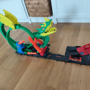 Трек спасения дракона Hot Wheels City