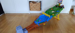 Hot Wheels Autorada Wreckin Raceway HGV12 (1 foto / 3)