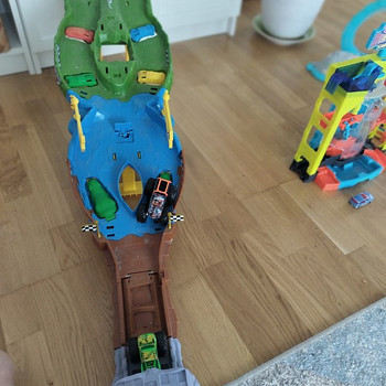 Hot Wheels автотрек Wreckin Raceway HGV12