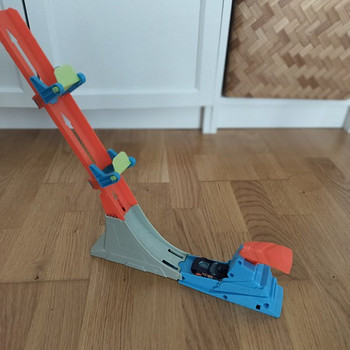 Hot Wheels Action Vertical Power Launch Track Set