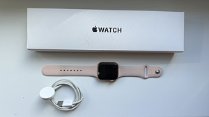 Apple Watch SE 44mm GPS, karp + laadija + lisarihmad (katkin (1 foto / 4)