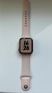 Apple Watch SE 44mm GPS, karp + laadija + lisarihmad (katkin (2 foto / 4)