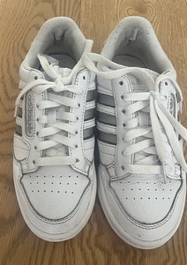 Кожаные кроссовки Adidas (2 фото из 5)