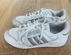 Кожаные кроссовки Adidas (1 фото из 5)