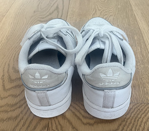 Кожаные кроссовки Adidas (3 фото из 5)